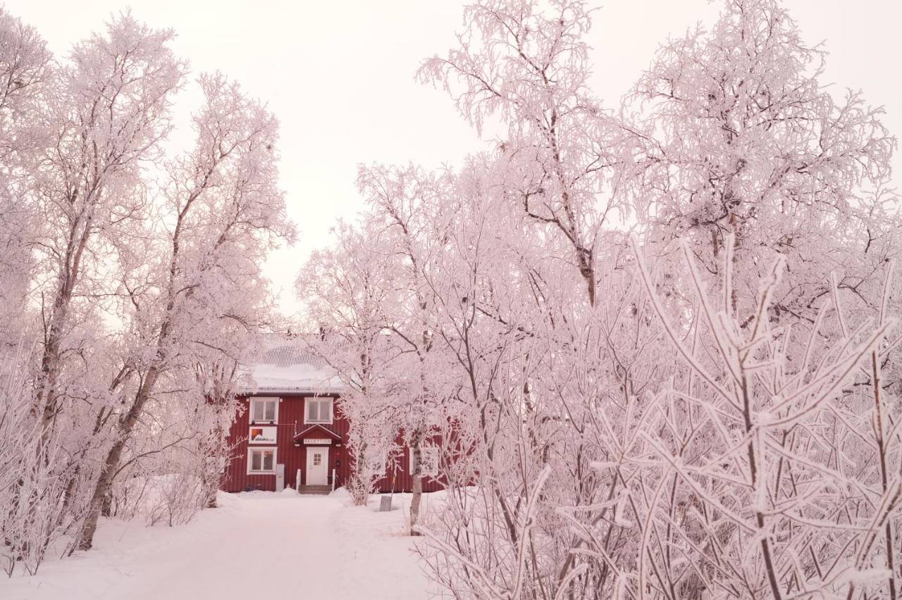 Abisko Net Hostel & Huskies Экстерьер фото